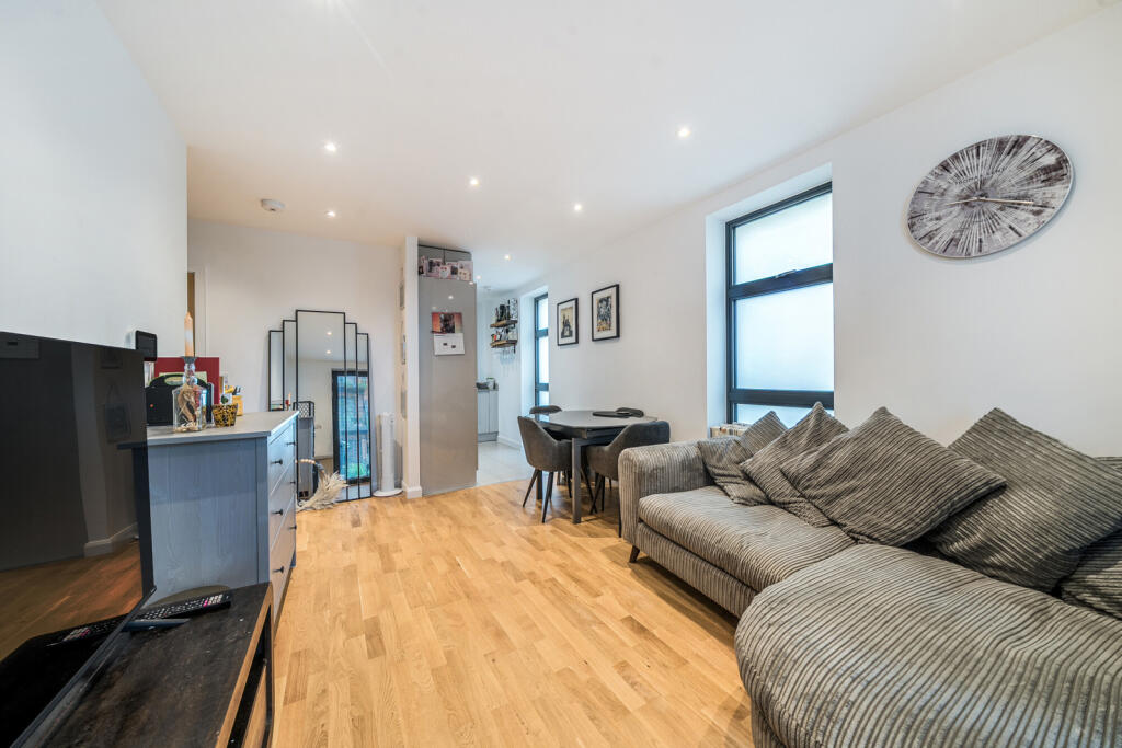 1374217-7-69087a5...