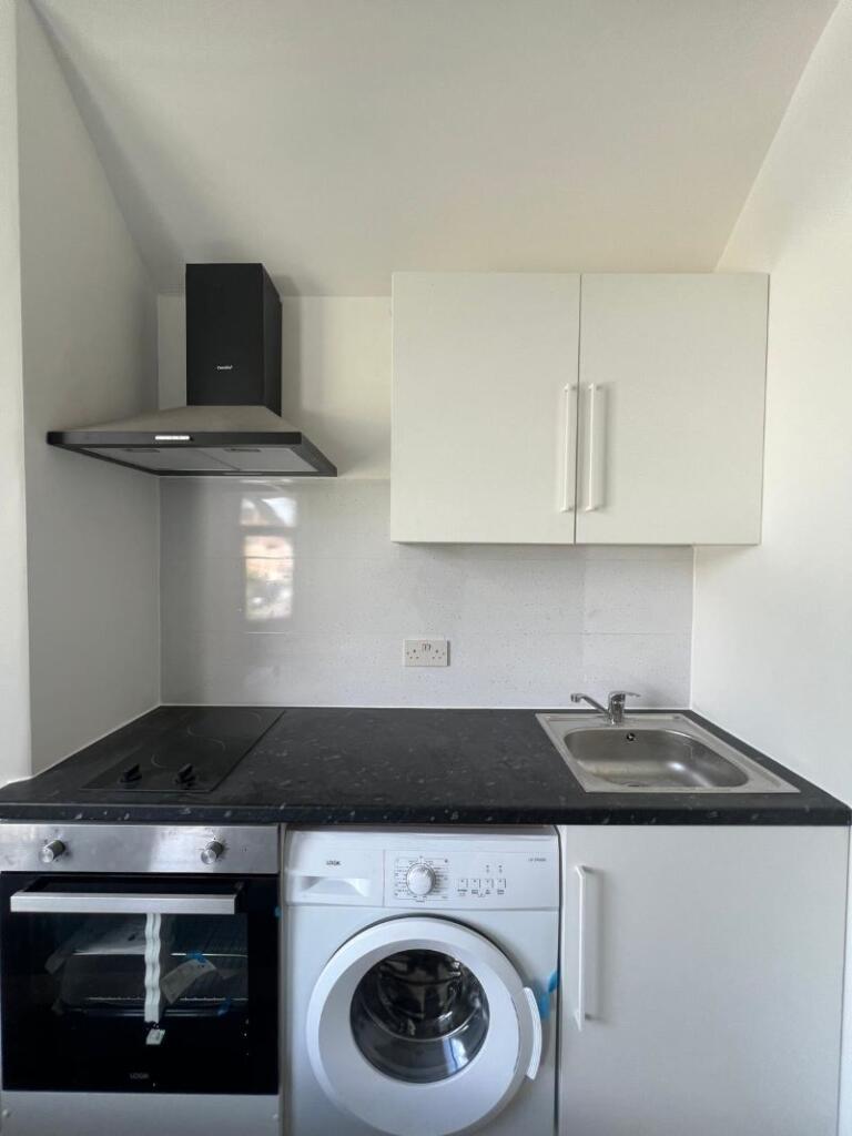5 Weald Lane, Harrow, Middlesex, HA3 5EU