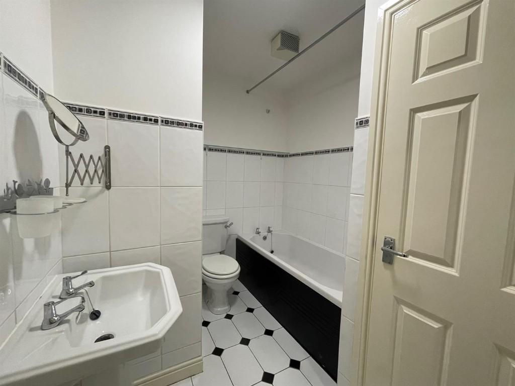 Luke Miller &amp; Associ