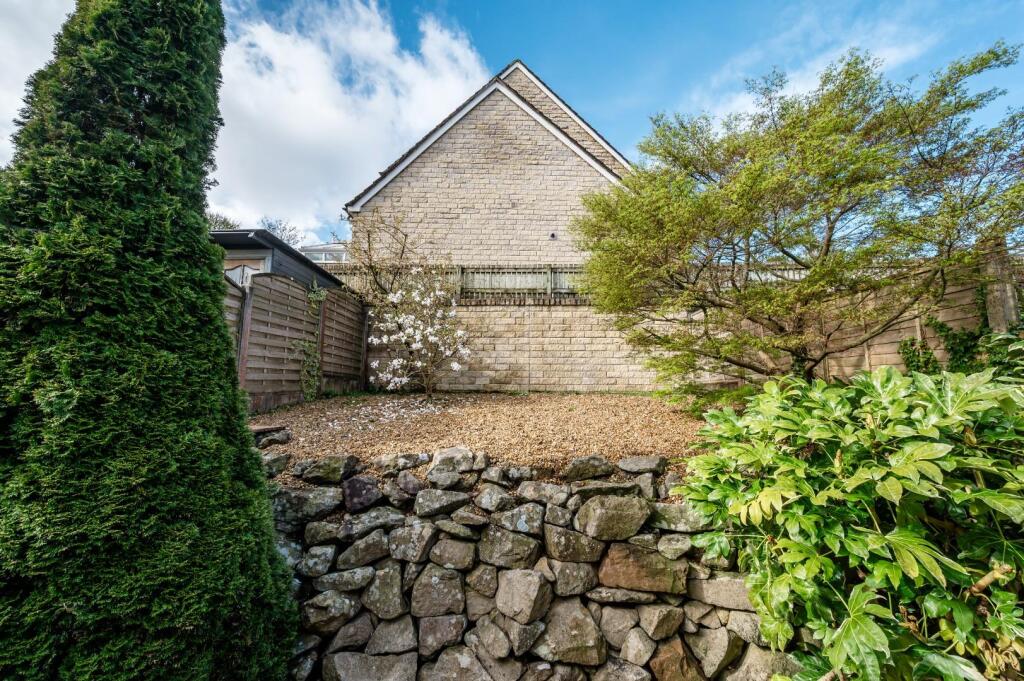 High Bank Crescent-6.jpg