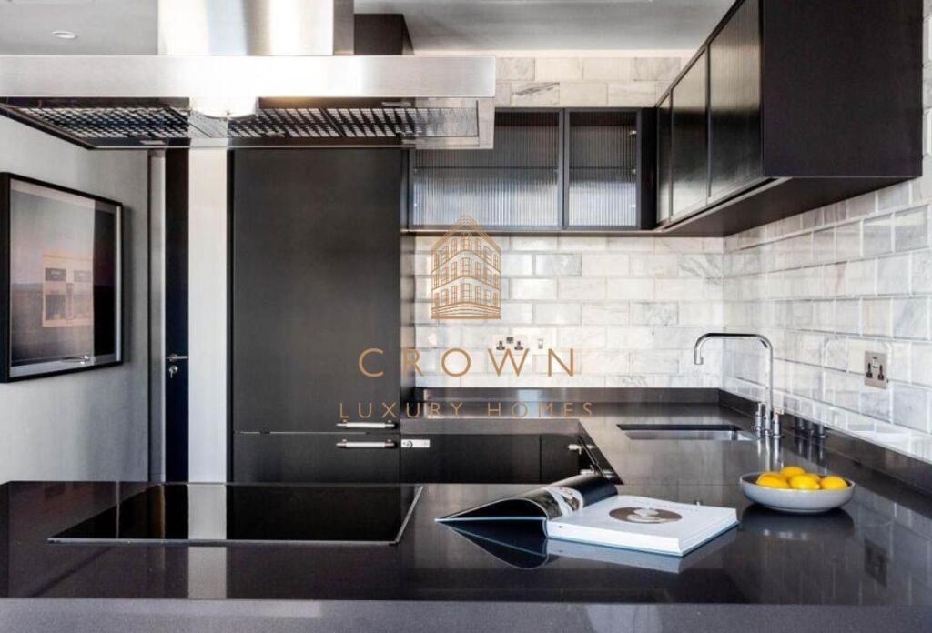 One Crown Place, 20N3031 (5).jpg
