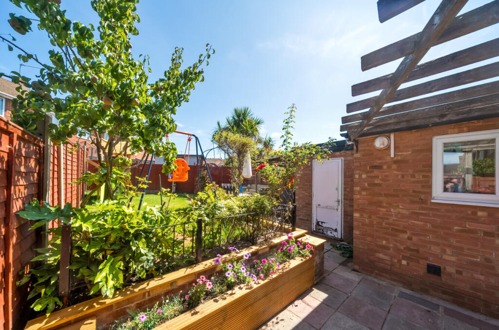 1326043-7-687a520...