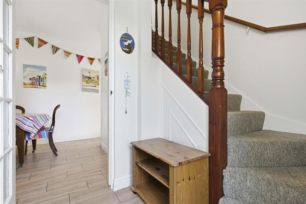 78a Pier Avenue 2.jpg