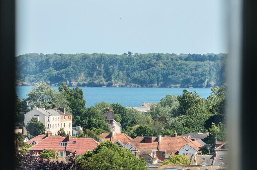 1286033-16-683db9...