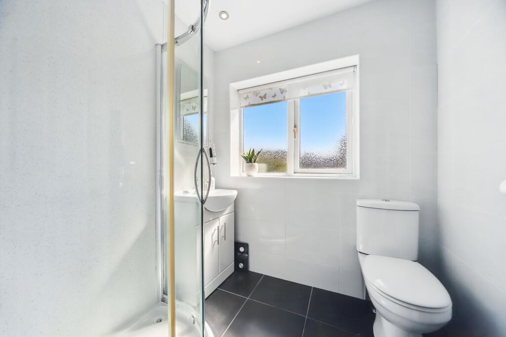 Rose Farm Bathroom 1 - EweMove Pontefract