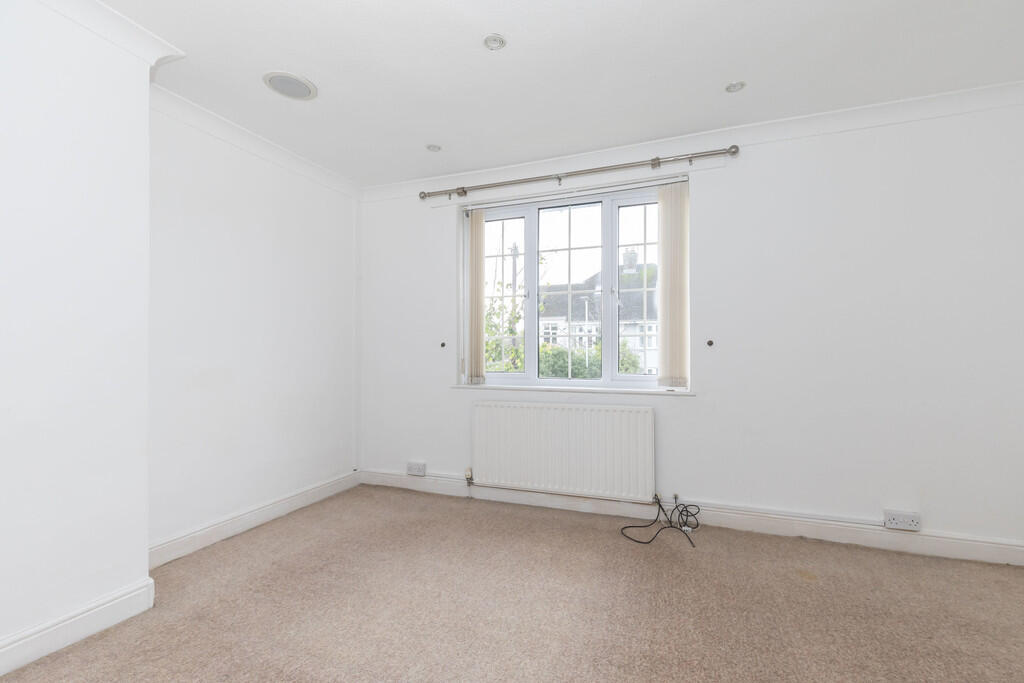 29 Shaw Green Lan...