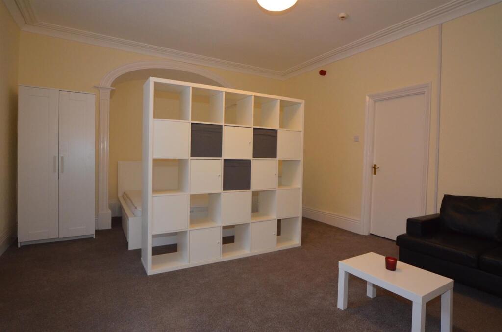 Lounge/Bedroom