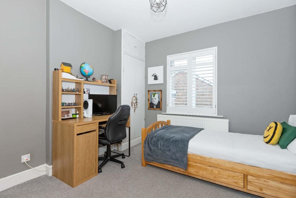 5 Myrtle Crescent_8.JPG