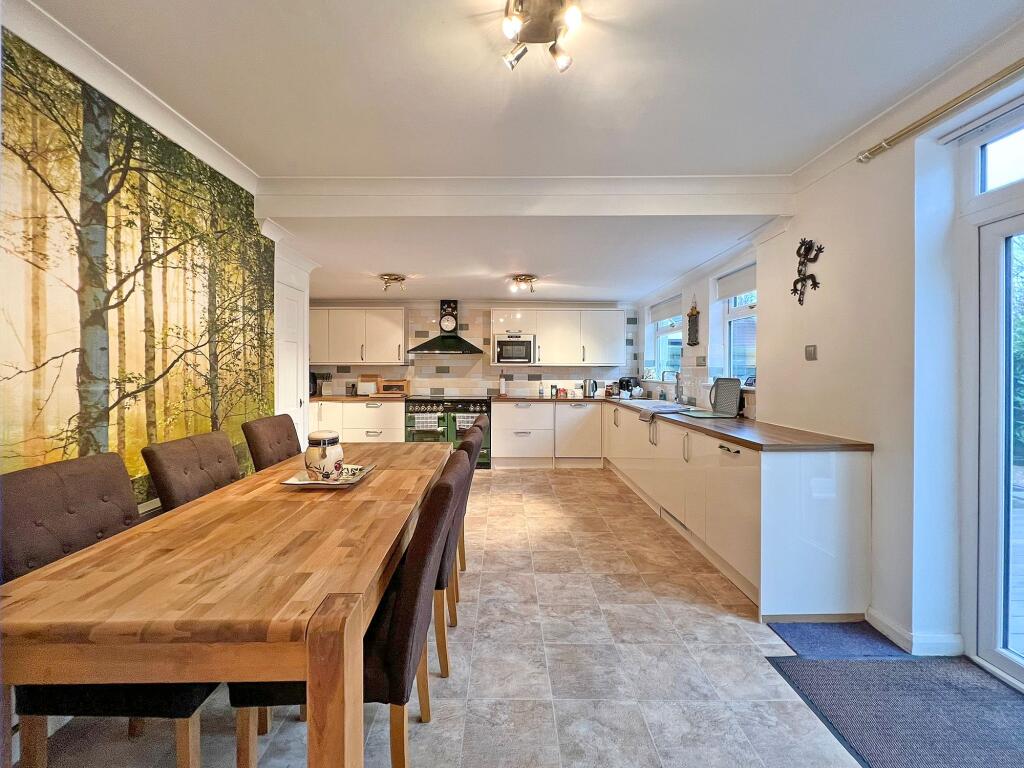 Kitchen / Diner