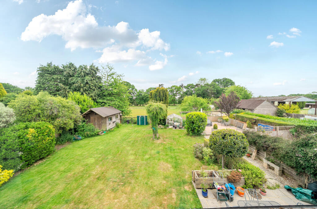 1296841-12-682f16...