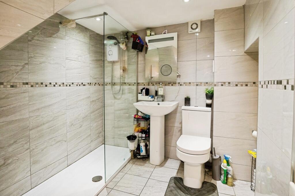 Bathroom - Apartment