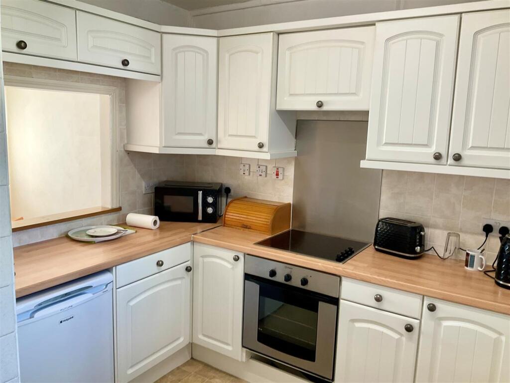 kitchenb.jpg