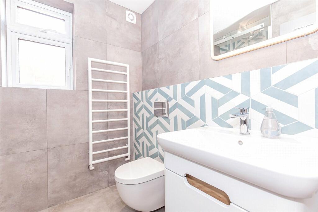 Main Shower Room