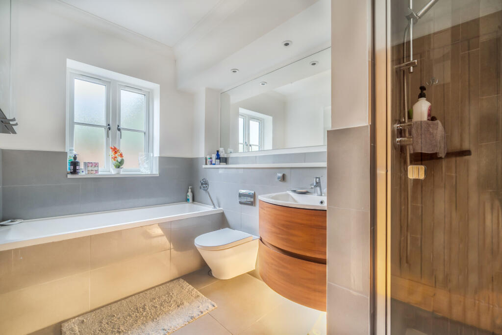 1395902-16-695f86...