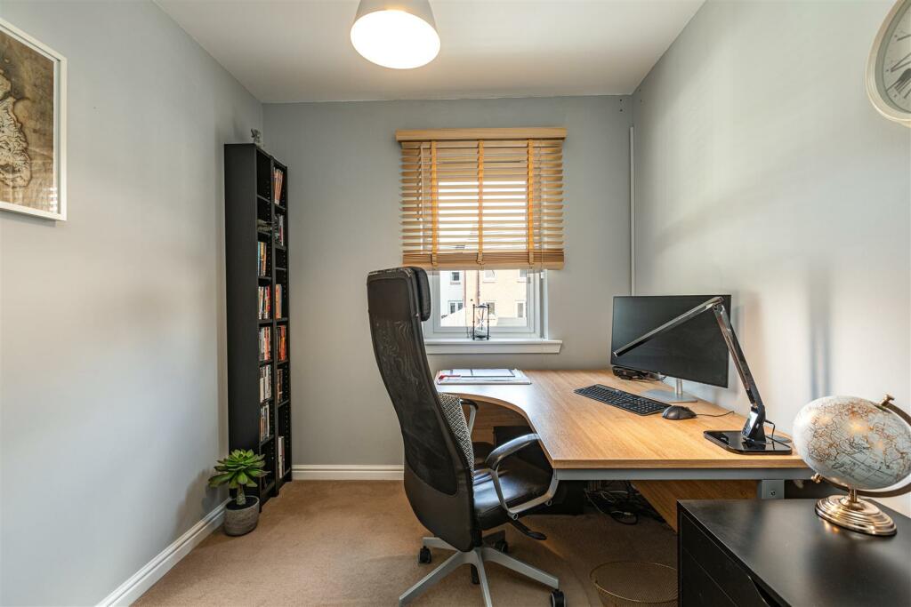 10 Queen Elizabetb Square Galashiels 45.JPG