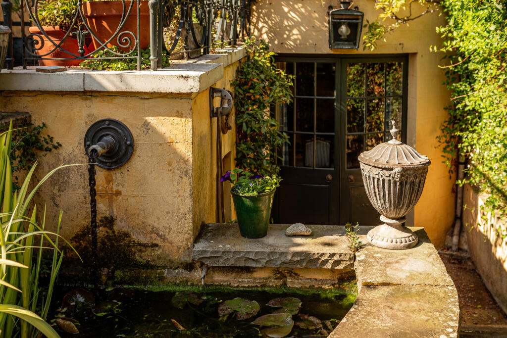 281629 - 25_4_TMH E9 7AN5006-Enhanced-NR.jpg