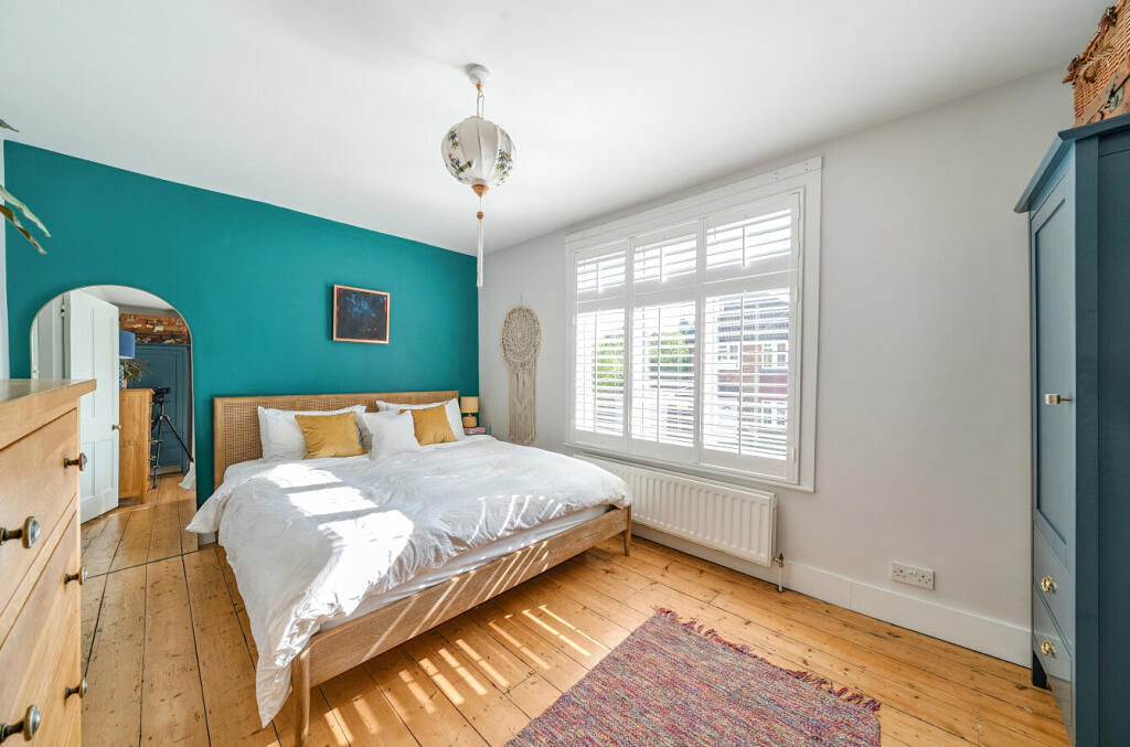 1278682-7-6824c78...