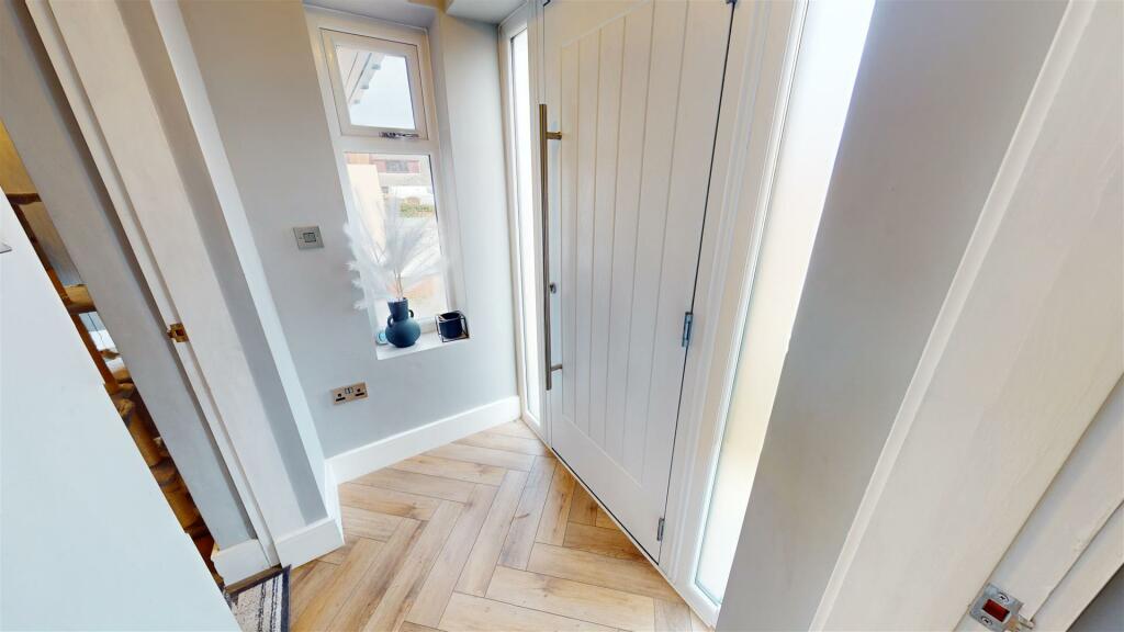 Clipsley Crescent Porch