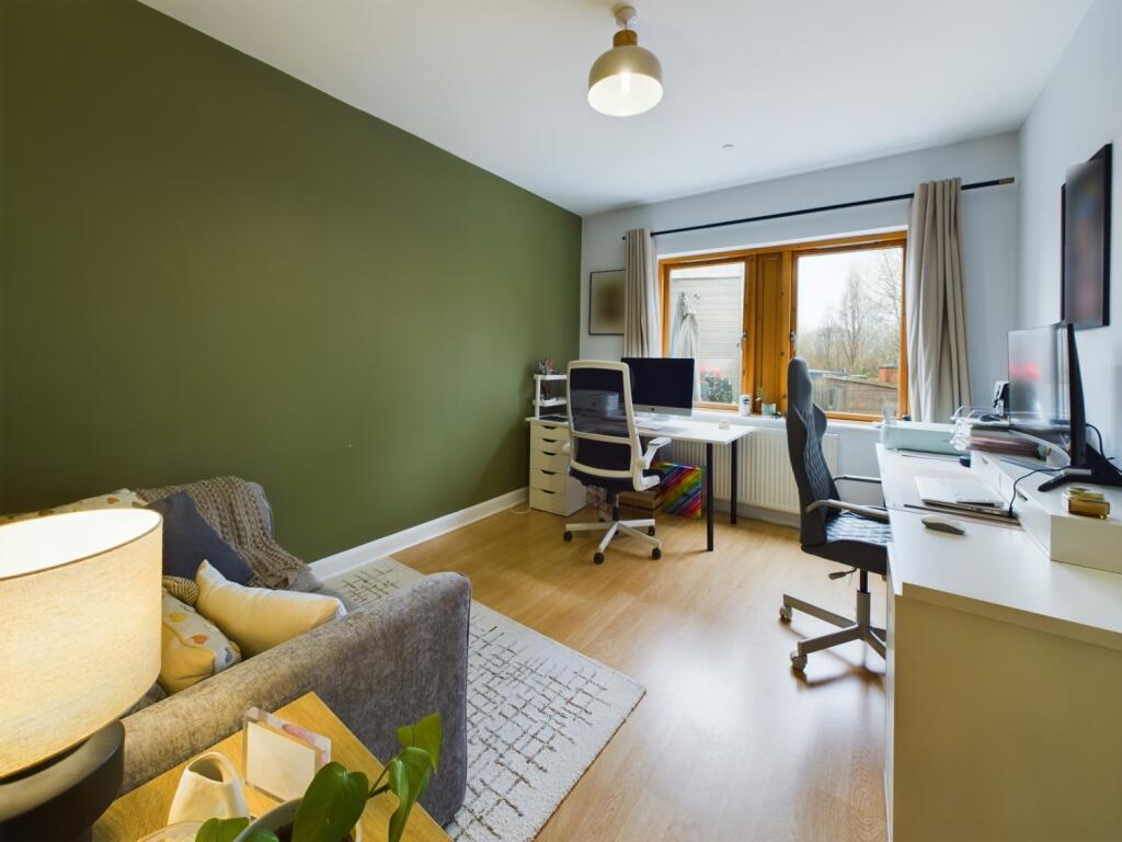 CAM01966G0-PR0296-STILL027