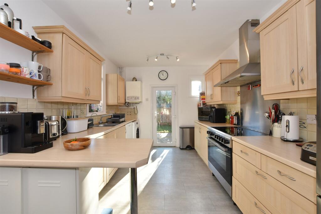 Kitchen/ Breakfast Room