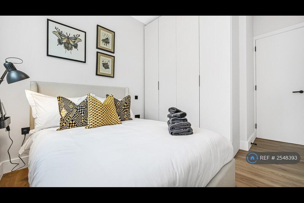 Bedroom (Double Bed)