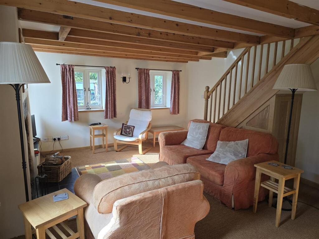 WhatsApp Image 2025-10-08 at 12.15.35_7f17817e.jpg