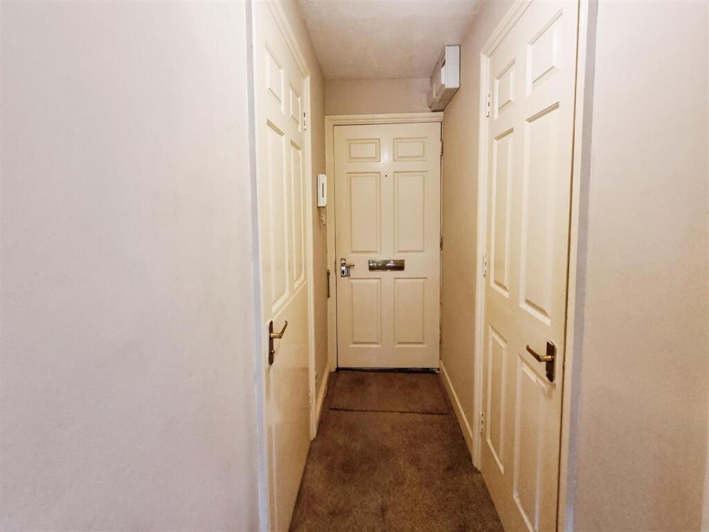 Hall-Rushden-One Bedroom Flat-Best Estate Agents-K