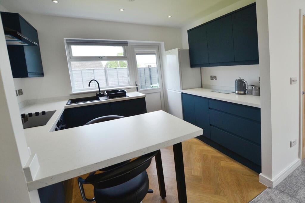 KITCHEN BREAKFAST ROOM