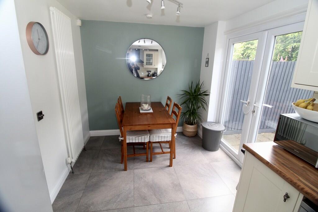 6025E135-26E0-409...