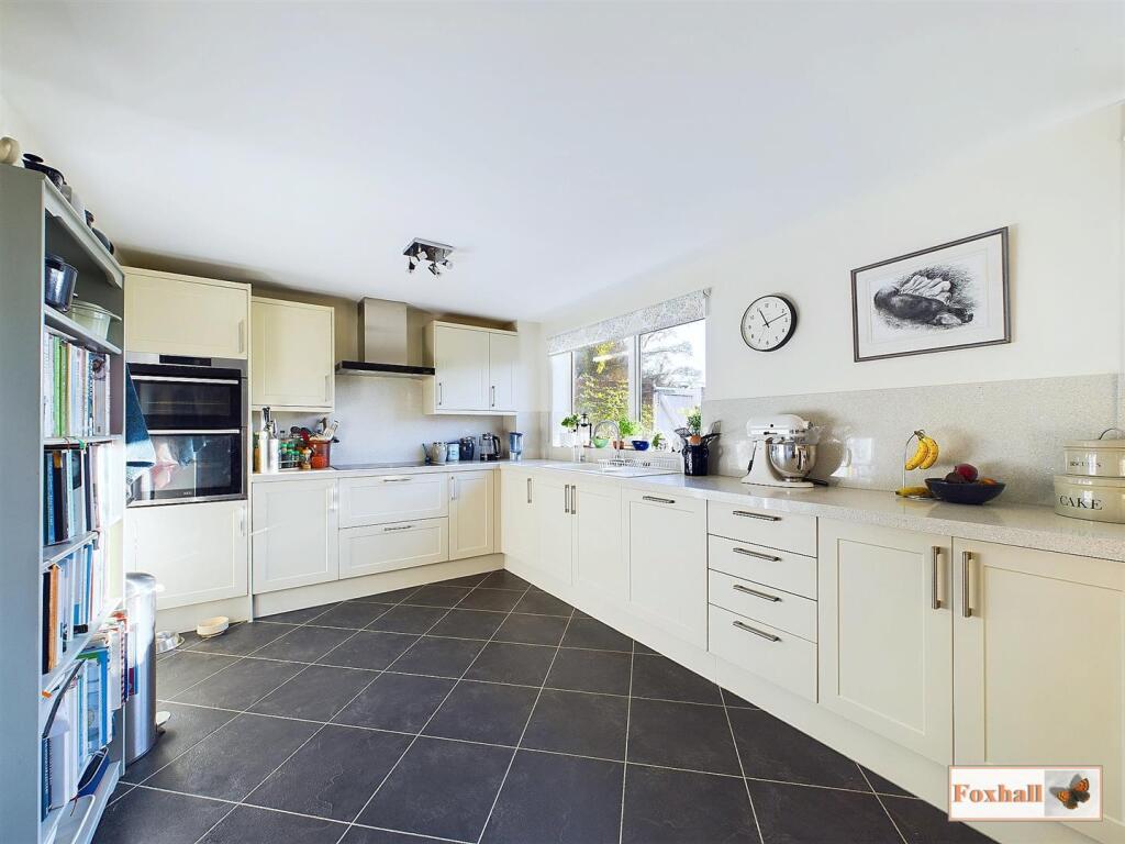 Kitchen / Breakfast Room