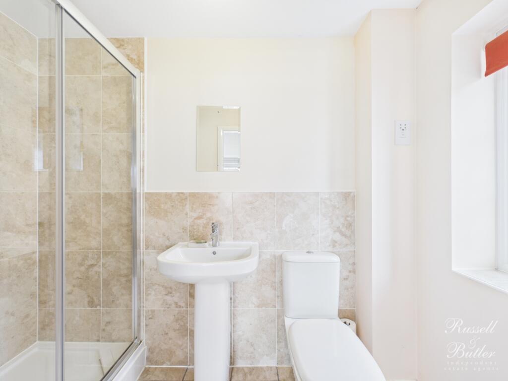 CAM02127G0-PR0332-STILL027