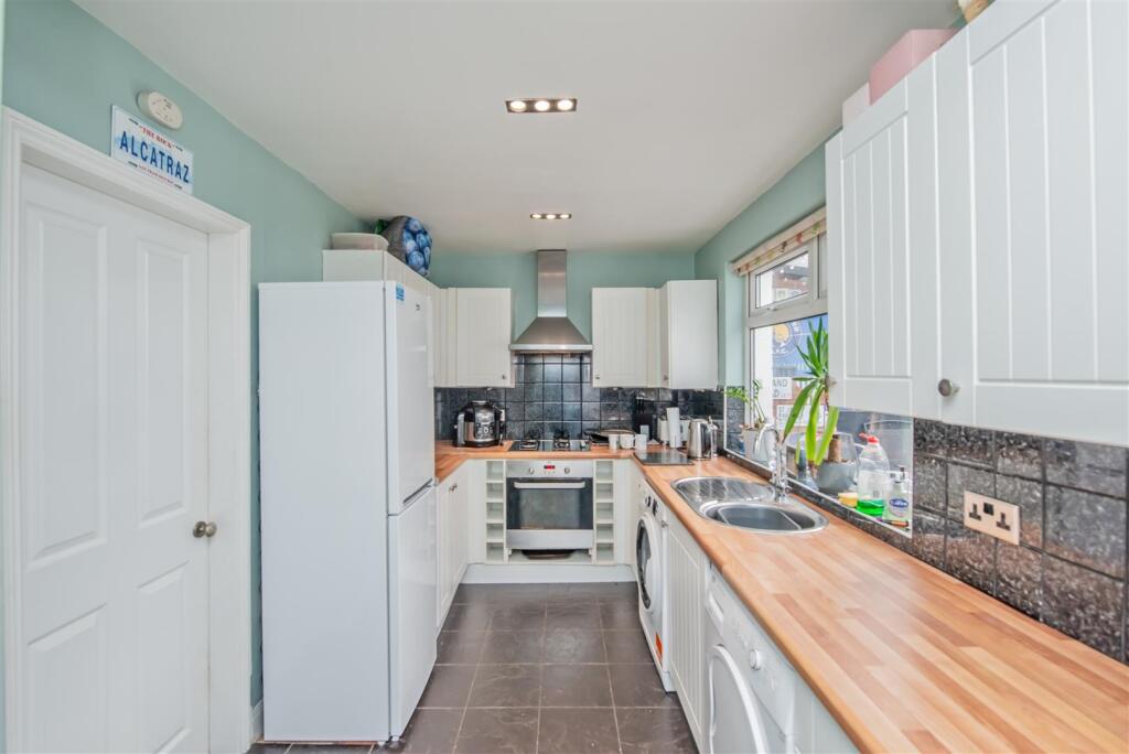 Fitted Kitchen: