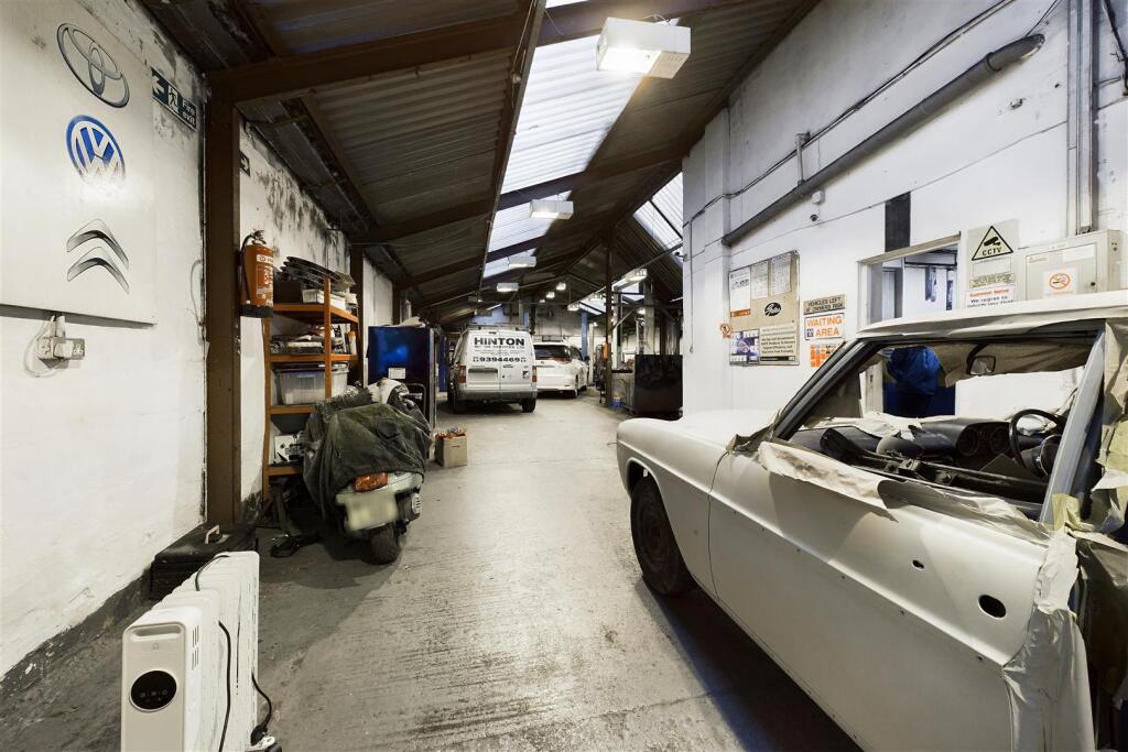 3 - 5 Hinton Road, Greenbank, Bristol BS5 6HA |Fre