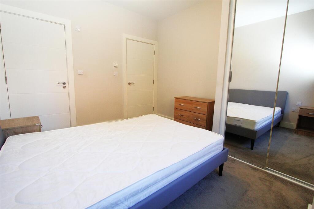 Bedroom 1.JPG
