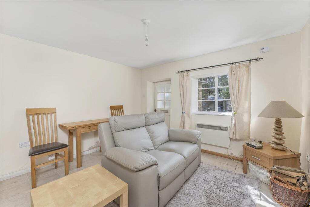 11 Worton Road, Middle Barton-4.jpg