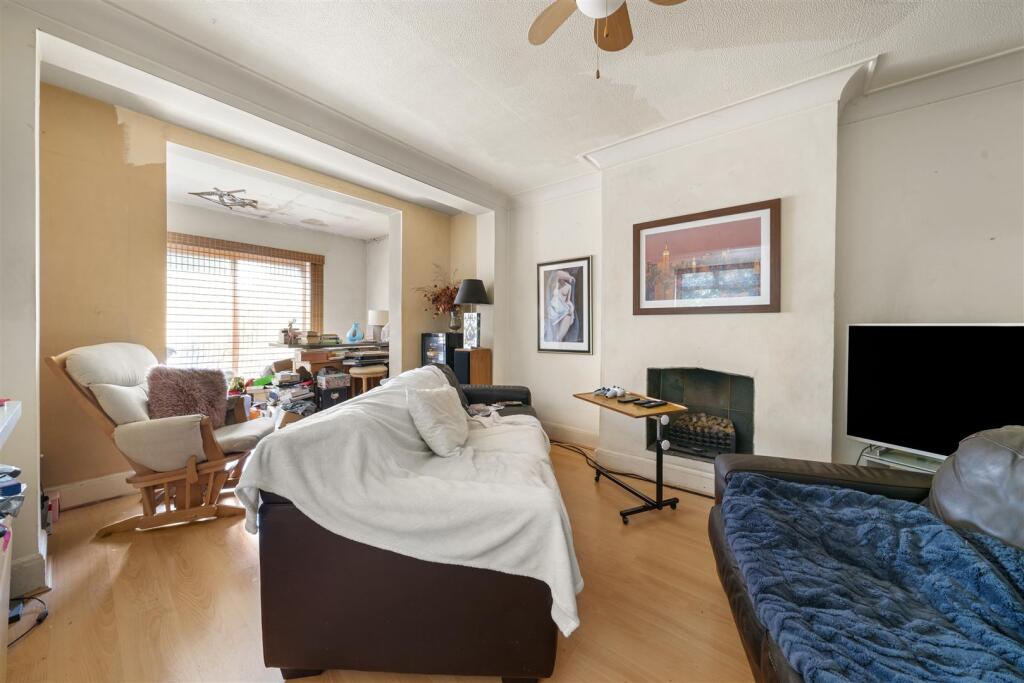 46 Alexandra Road TW3005.jpg