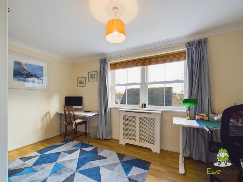 CAM03778G0-PR0142-STILL013