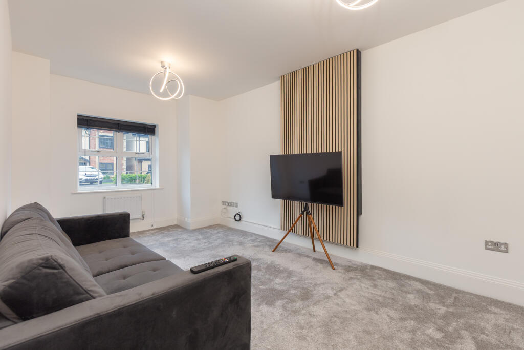 38 PARKSTONE DRIVE-15