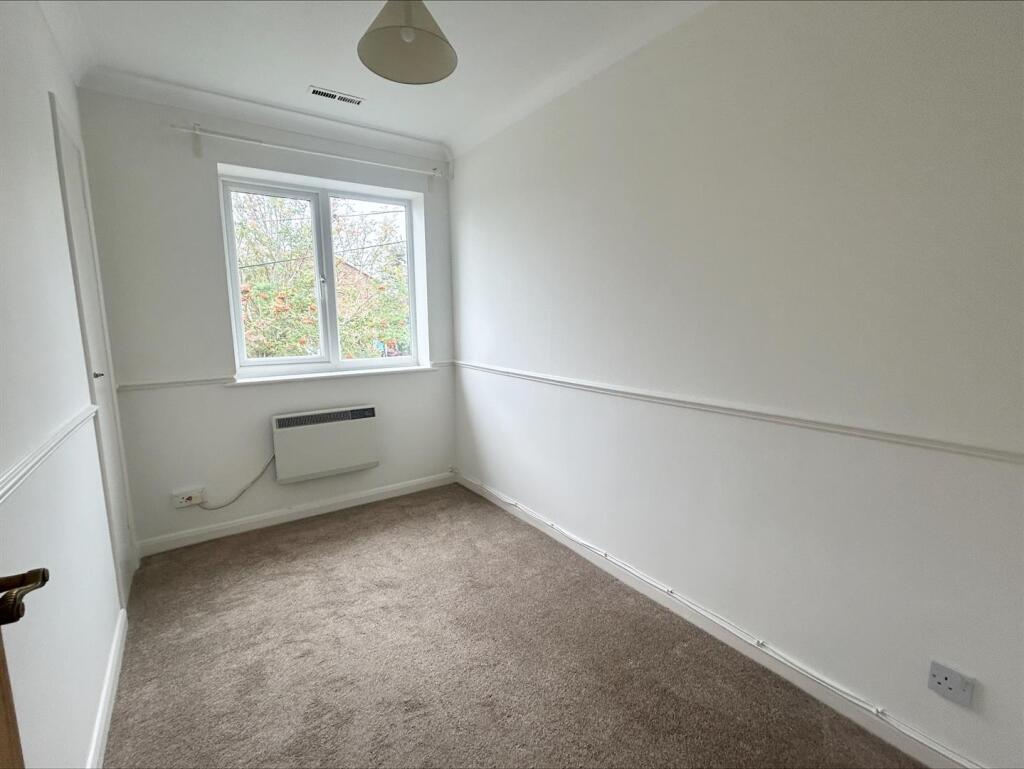 single bedroom 2.jpeg