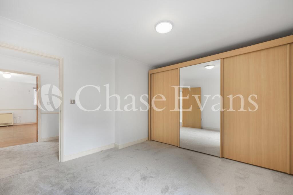 Langbourne Place, Is