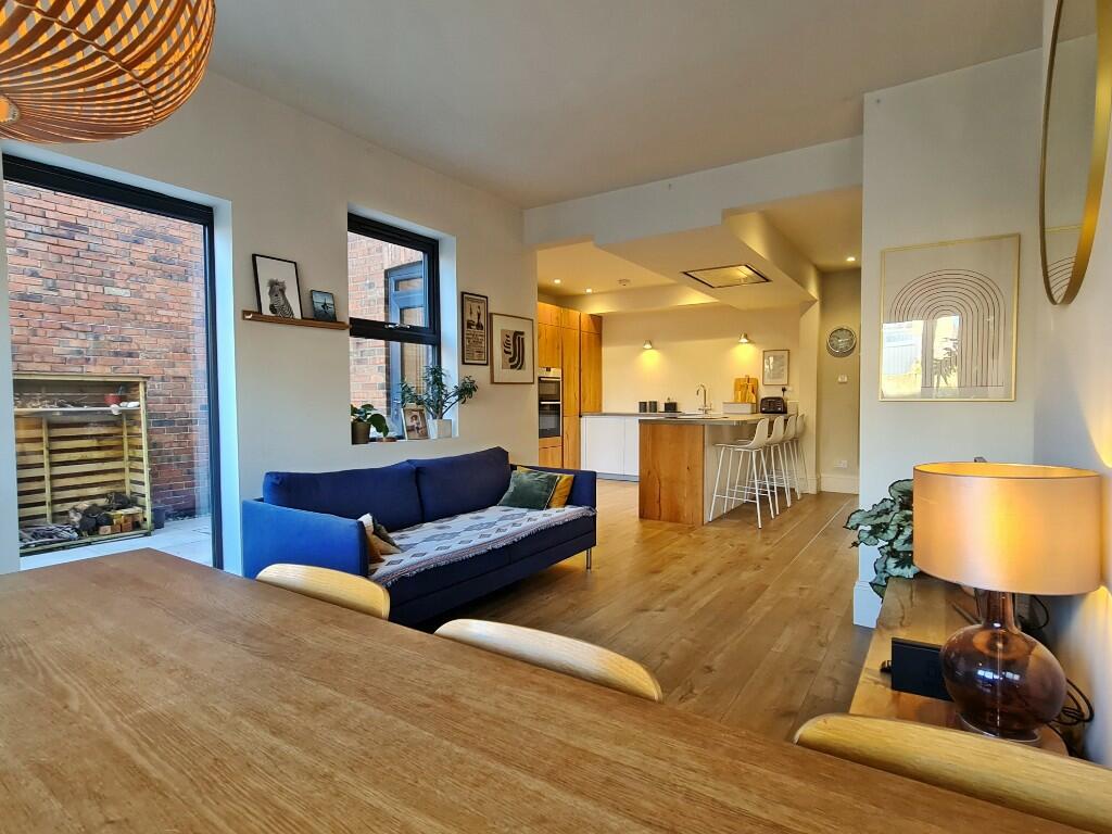 28' Open Plan Living