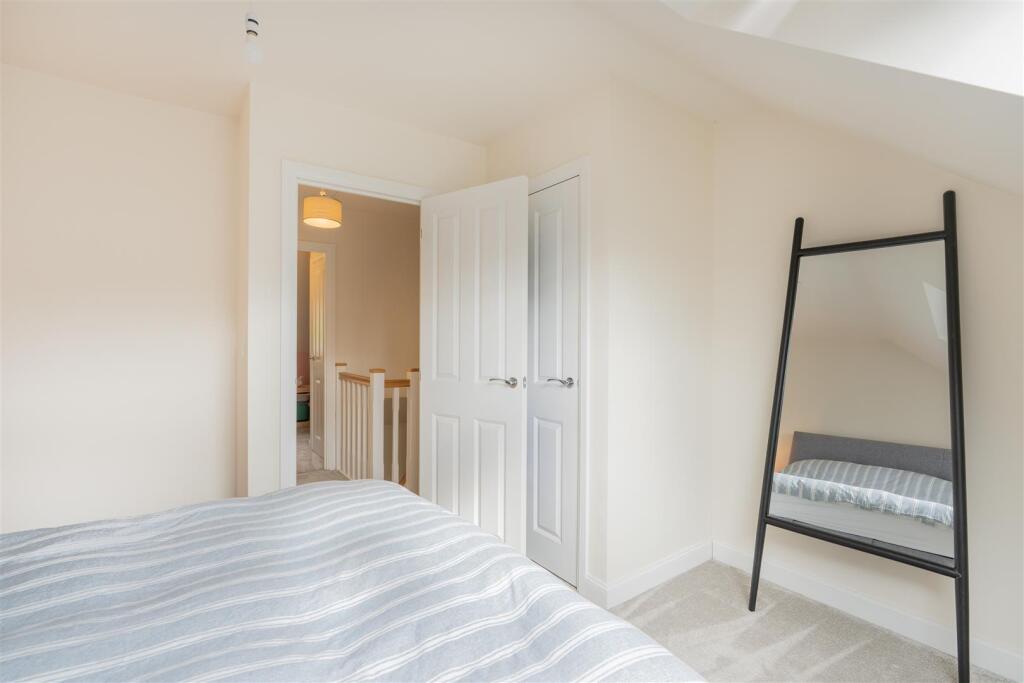 15 Dahlia Crescent-26.jpg