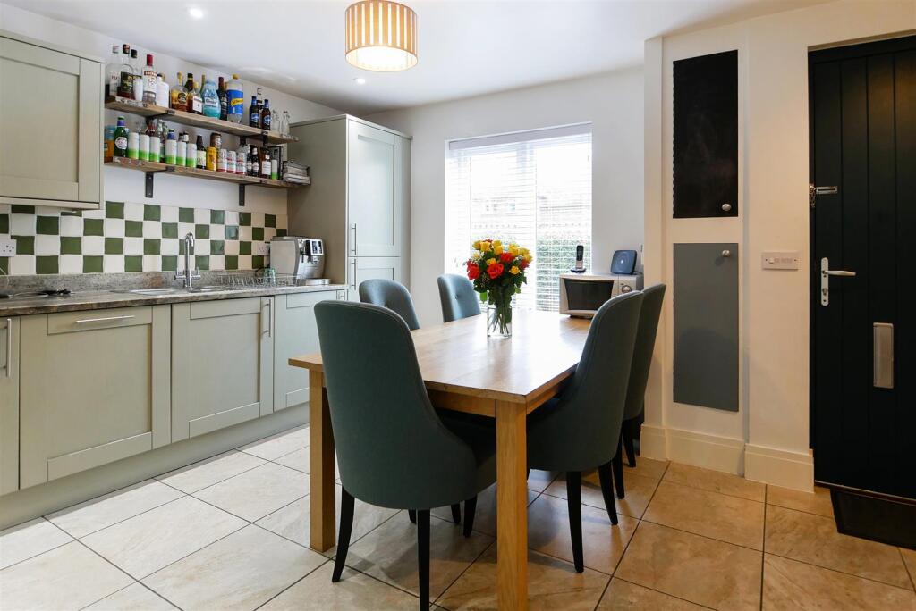 Kitchen Breakfast Room.jpg