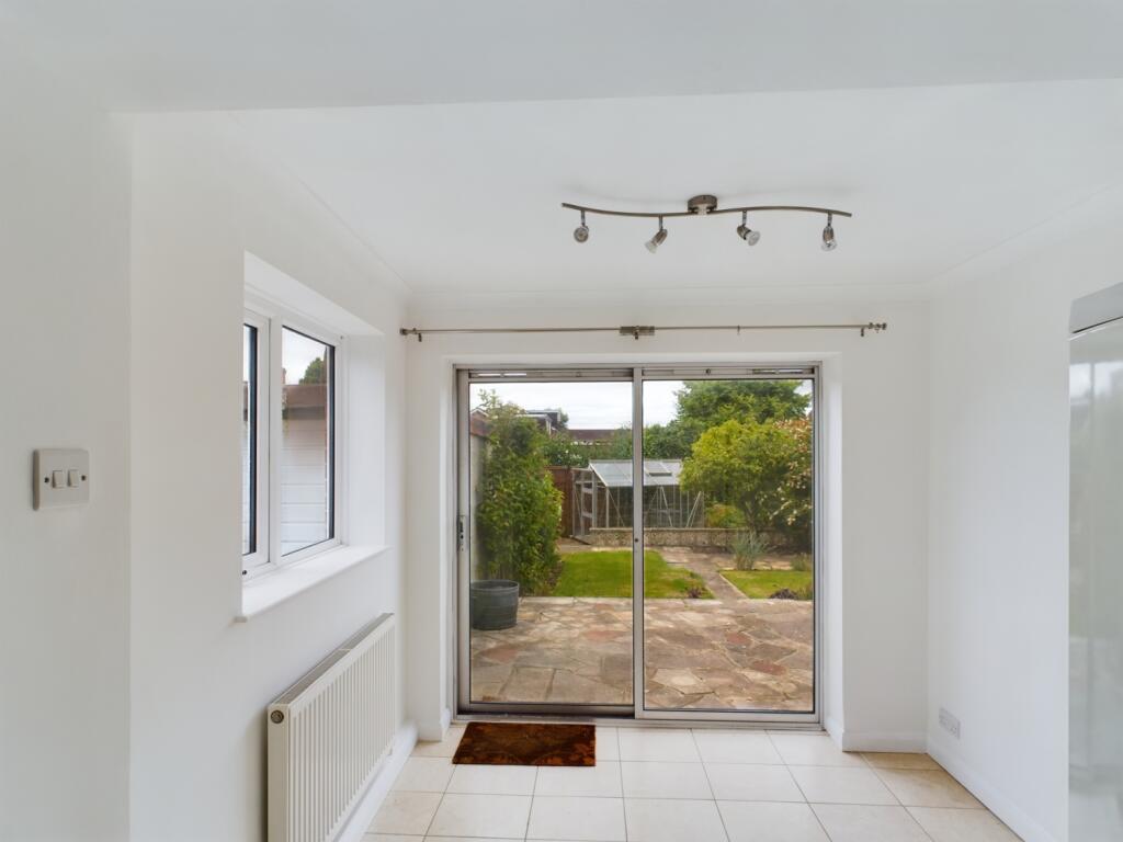 CAM01740G0-PR0249-STILL002