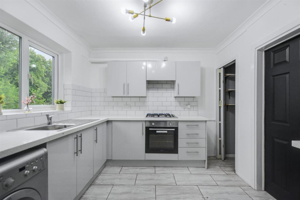 Kitchen_3.jpeg