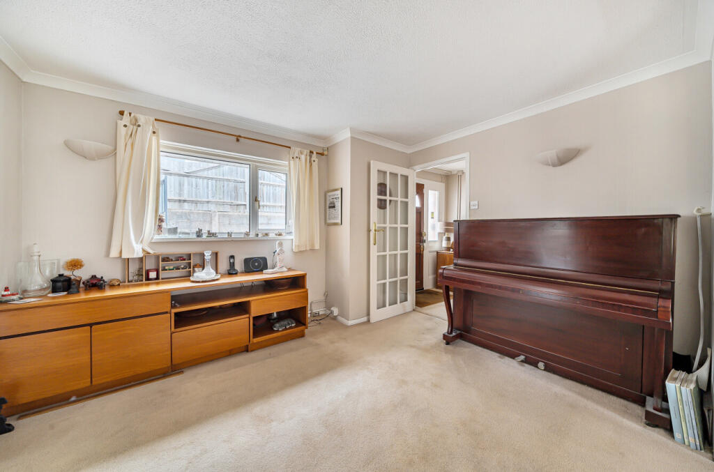 1330396-3-688394d...