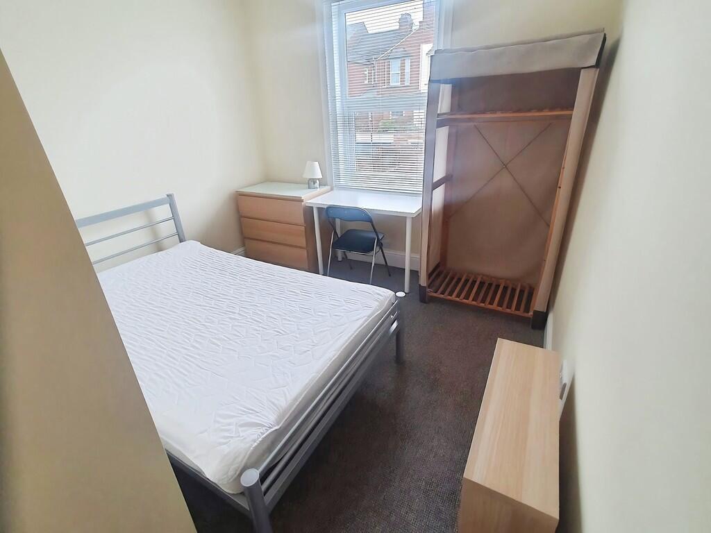 2feab675-Bedroom ...