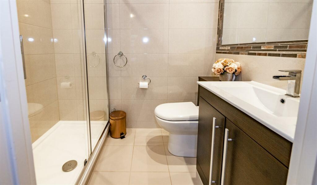 BEDROOM 3 ENSUITE