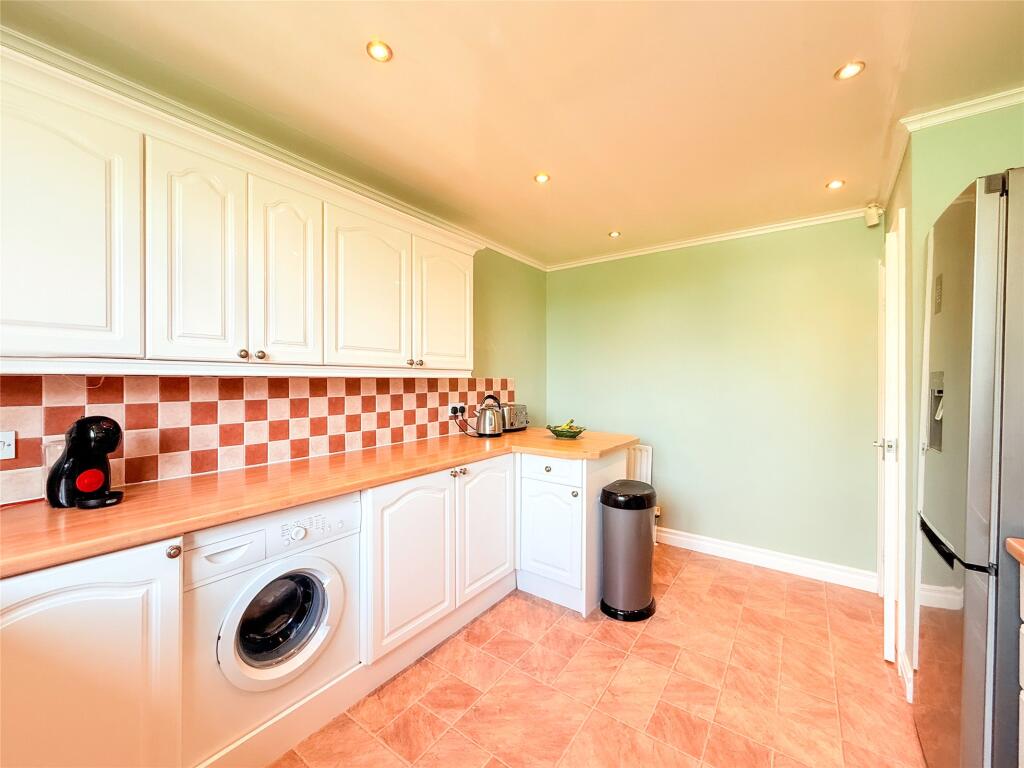 Breakfasting Kitchen