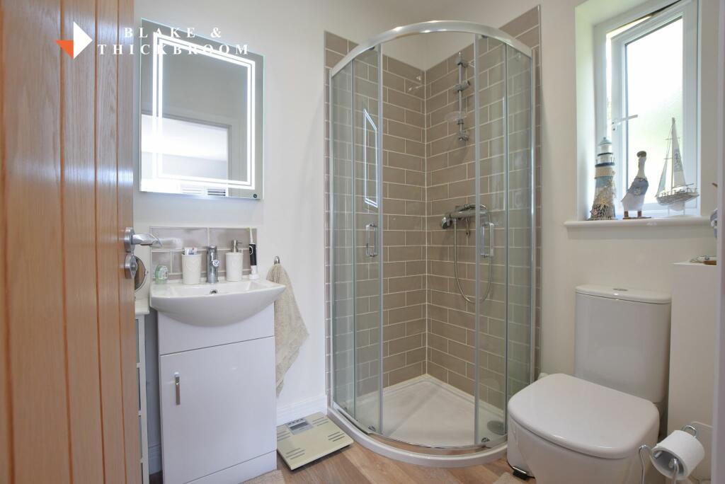 EN SUITE SHOWER ROOM